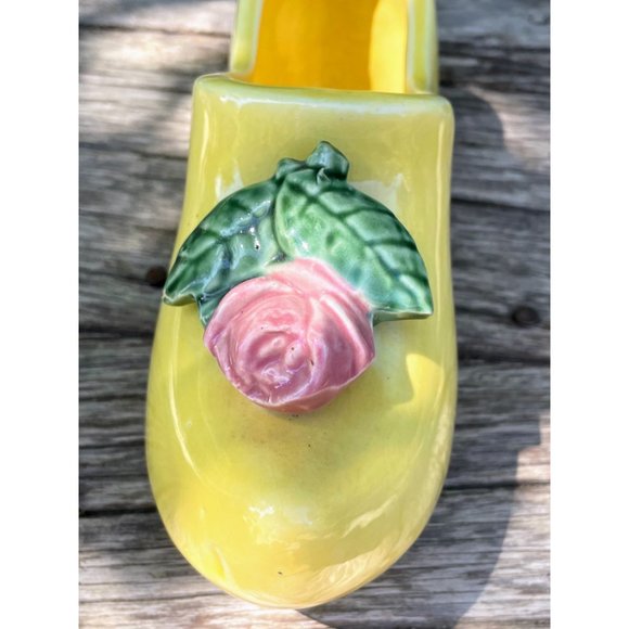 Vintage 1950s MCoy Yellow Clog Shoe Planter With Rose - Picture 9 of 11